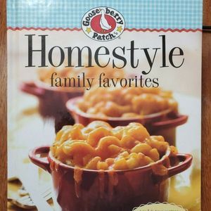 Gooseberry Patch Homestyle Family Favorites (hardcover, 2010)